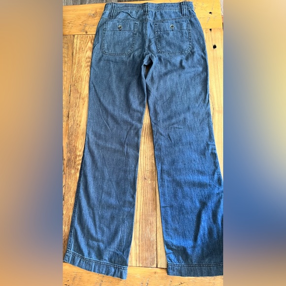 Lightweight Donna Karan Boyfriend Jean. - Picture 2 of 4